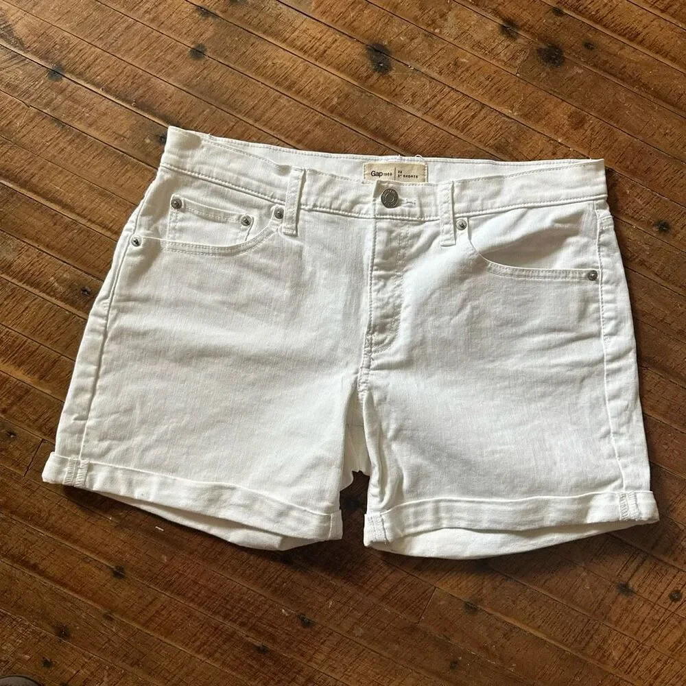 Gap white 5” preppy minimalist classic size 28 shorts